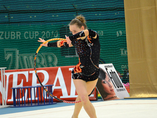 Anna Špičková s obručí 05 - Gymnastika KV.JPG