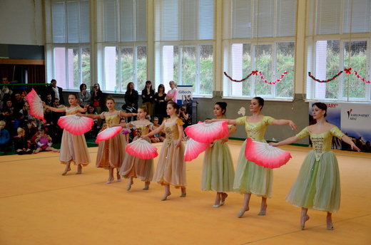 Baletní exhibice Valčík princezen.JPG