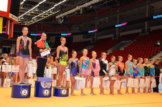 Carlsbad RG Cup - 2 Kristina Bernatová a 7 Anna Špičková.JPG