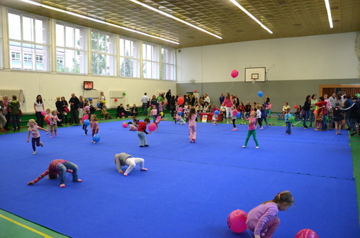 Exhibice 2012 - nové malé gymnastky 1, MG KV