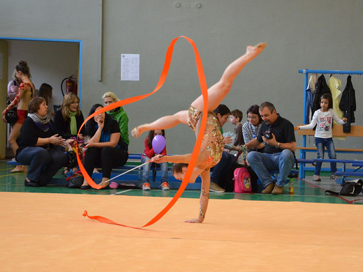 Exhibice Anna Špičková se stuhou.jpg