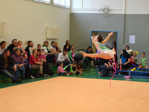 Exhibice Kristina Bernatová se švihadlem.jpg