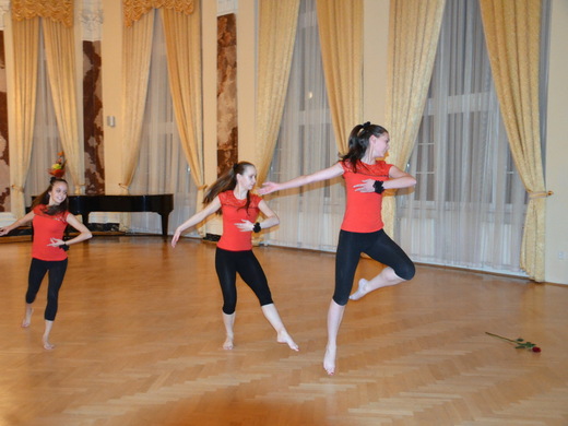 Exhibice moderní gymnastiky - Trio Tango 03.JPG