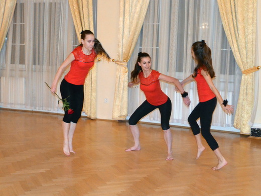 Exhibice moderní gymnastiky - Trio Tango 04.JPG