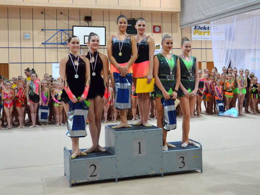 Jablonec 2016 - dvojička Anna a Tína 06.JPG