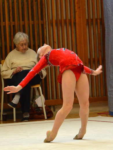Klára Tamchyová bez náčiní 04 - Gymnastika KV.JPG