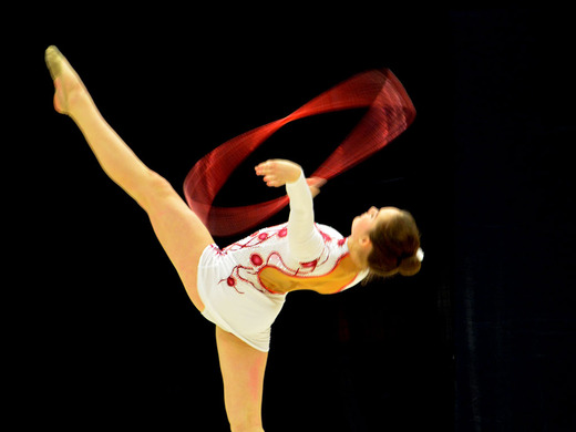 Kristina Bernatová s obručí 03 - Gymnastika KV.JPG