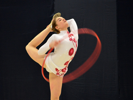 Kristina Bernatová s obručí 05 - Gymnastika KV.JPG