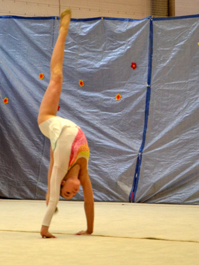 Kristina Bernatová se švihadlem 05 - Gymnastika KV.JPG