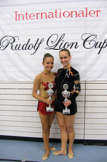 Lion Cup Hof 2012 - bronzová Zuzana a stříbrná Anna