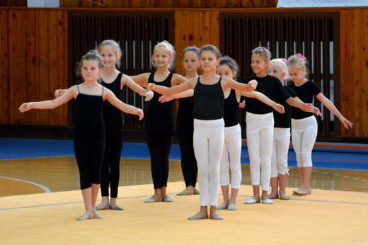 Soustředění Cheb 2015 - tanec malé 01.JPG