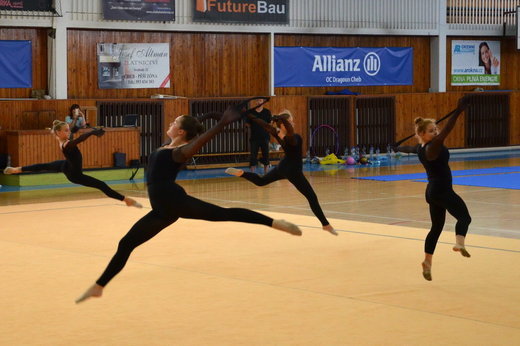 Soustředění Cheb 2015 - tanec velké 01.JPG