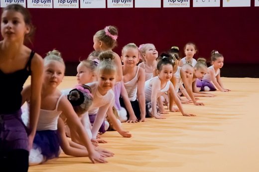 Taneční vystoupení nejmenších gymnastek 02.jpg