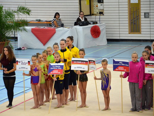 TJ Slavia na nástupu.JPG