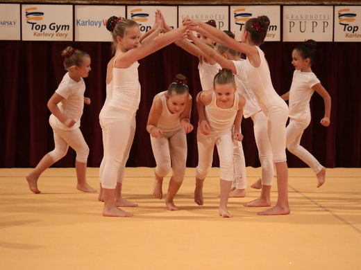Vánoční Gala 2016 - Rolničky 02.JPG