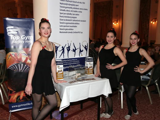 Vánoční Gala 2016 - uvítání diváků.JPG