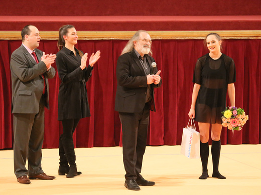 Vánoční Gala 2017 - ocenění Andrea Kheilová.JPG