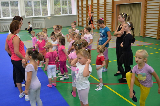 Veřejný trénink 09 - děvčata, teď vám povíme, co budete dělat
